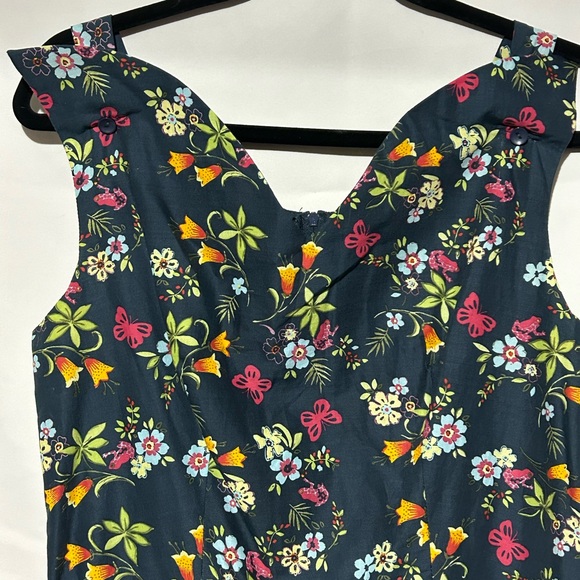 Floral Retro Style Dress - Picture 5 of 8